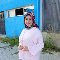 Ev işlerine yardımcı,  Zeliha, BAYRAKLI