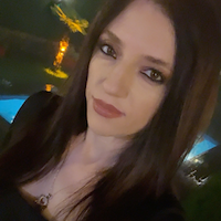 Ev işlerine yardımcı,  Ela, ESENYURT