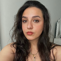 Evcil hayvan bakıcısı,  Nazlıcan, BAHCELIEVLER