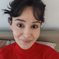 Ev işlerine yardımcı,  Zeynep, AVCILAR