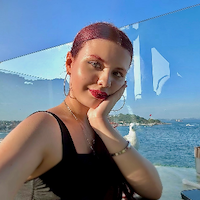 Няня,  Hatice Kübra, ZEYTINBURNU