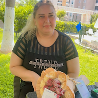 Ev işlerine yardımcı,  Nazlı, MEZITLI