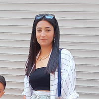 Ev işlerine yardımcı,  Zülal, KARABAGLAR