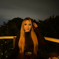 Ev işlerine yardımcı,  Beyza, SISLI