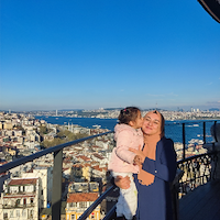 Ev işlerine yardımcı , Ufuk Devrim, BEYOGLU