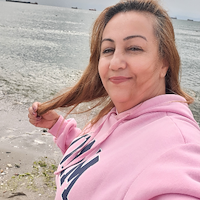 Ev işlerine yardımcı , Ayna, ESENYURT