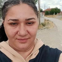 Ev işlerine yardımcı,  Çiğdem, ESENLER