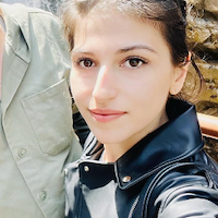 Ev işlerine yardımcı,  Esra, DERINCE